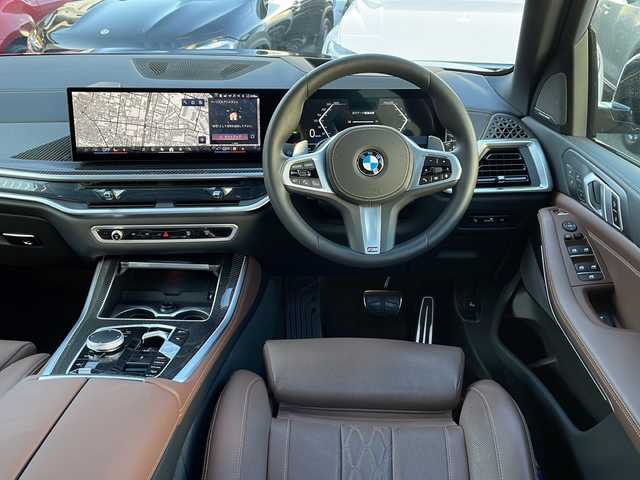 ＢＭＷ ＢＭＷ Ｘ５ xDrive 40d Mスポーツ 東京都 2025(令7)年 0.7万km カーボンブラックM ワンオーナー/新車時保証書　取扱説明書/ドライビングアシスト/緊急時のブレーキ・アシスト/ステアリング&レーン・コントロール・アシスト/ACC（アクティブ・クルーズ・コントロール）/レーン・チェンジ・ウォーニング＆レーン・チェンジ・アシスト/パーキング・アシスト/純正ナビ/フルセグTV/USB/BT/AppleCarplay/360度カメラ　ETC/ハーマンカードンオーディオ/純正ドライブレコーダー【前後】/ヘッドアップディスプレイ/パワーシート【フロントメモリー＆マッサージ付】/レザーシート　パノラマガラスサンルーフ/シートヒーター/ベンチレーター/カーボンファイバートリム/LEDヘッドライト/オートライト/パワーバックドア/スマートキー×２/デジタルカードキー×１/ブルーキャリパー/純正22インチアルミ