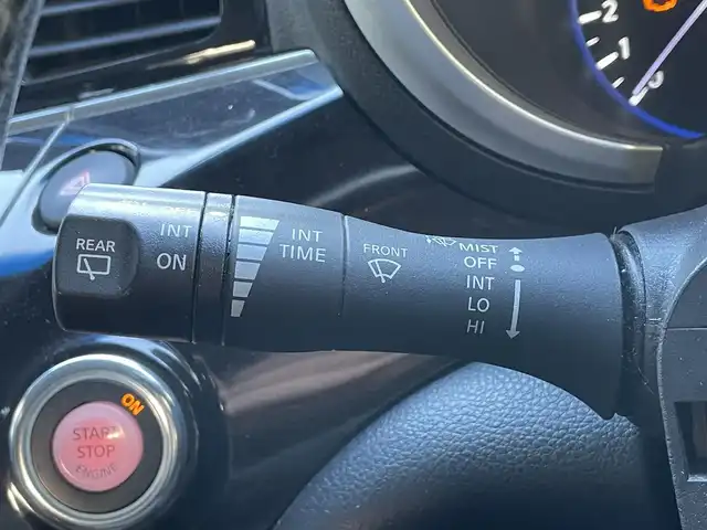 日産 エルグランド 250ハイウェイスター 滋賀県 2013(平25)年 4.9万km ブリリアントホワイトパール 社外８インチナビ/Bluetooth/CD/DVD/USB/フルセグ/ハーフレザー/両側電動スライド/パワーリアゲート/２列目オットマン/フリップダウンモニター/ドラレコ（前後）/バックカメラ/オートライト/プッシュスタート/スマートキー/ステアリングリモコン/ETC