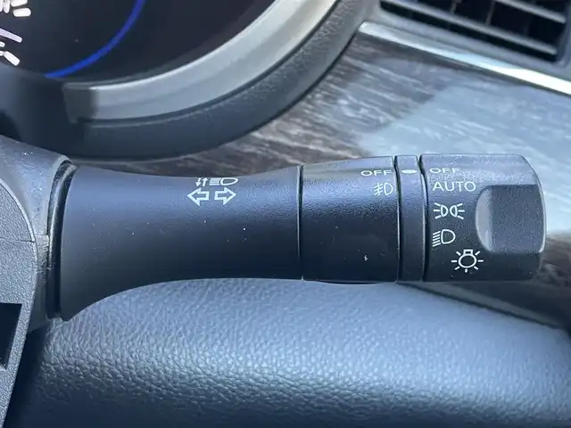 日産 エルグランド 250ハイウェイスター 滋賀県 2013(平25)年 4.9万km ブリリアントホワイトパール 社外８インチナビ/Bluetooth/CD/DVD/USB/フルセグ/ハーフレザー/両側電動スライド/パワーリアゲート/２列目オットマン/フリップダウンモニター/ドラレコ（前後）/バックカメラ/オートライト/プッシュスタート/スマートキー/ステアリングリモコン/ETC