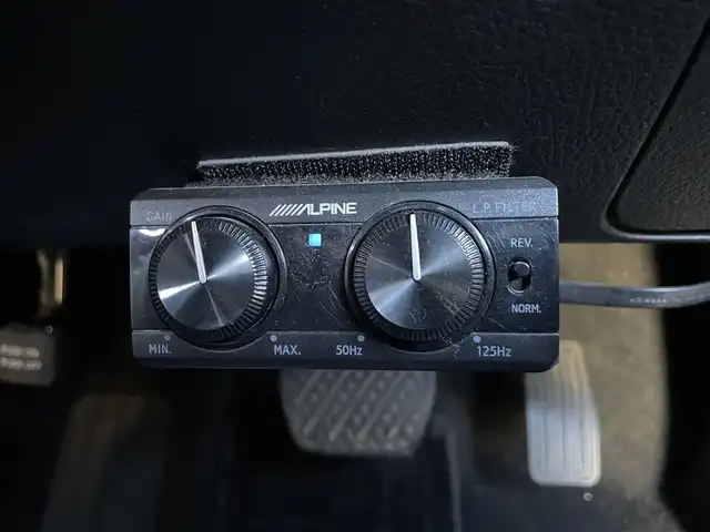 日産 エルグランド 250ハイウェイスター 滋賀県 2013(平25)年 4.9万km ブリリアントホワイトパール 社外８インチナビ/Bluetooth/CD/DVD/USB/フルセグ/ハーフレザー/両側電動スライド/パワーリアゲート/２列目オットマン/フリップダウンモニター/ドラレコ（前後）/バックカメラ/オートライト/プッシュスタート/スマートキー/ステアリングリモコン/ETC