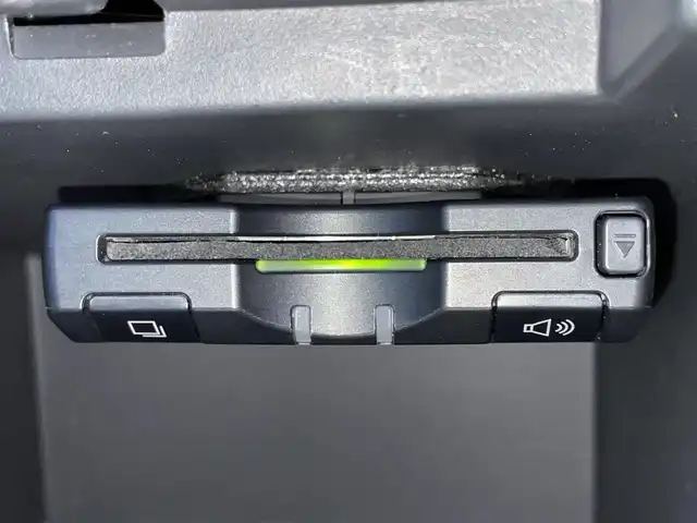 日産 エルグランド 250ハイウェイスター 滋賀県 2013(平25)年 4.9万km ブリリアントホワイトパール 社外８インチナビ/Bluetooth/CD/DVD/USB/フルセグ/ハーフレザー/両側電動スライド/パワーリアゲート/２列目オットマン/フリップダウンモニター/ドラレコ（前後）/バックカメラ/オートライト/プッシュスタート/スマートキー/ステアリングリモコン/ETC