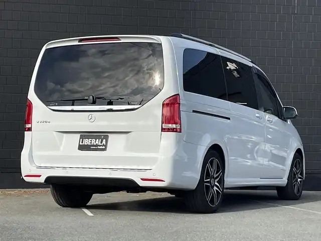 メルセデス・ベンツ Ｖ２２０ d AVG ロング AMGライン 三重県 2020(令2)年 5万km ロッククリスタルホワイト エクスクルーシブシート　/パノラマサンルーフ　/シートベンチ　/シートヒーター　/Ｗエアコン　/オットマン　/純正ナビ　/全方位カメラ　/ＥＴＣ　/両側パワスラ　/ＬＥＤヘッドライト　/黒革シート　/パワーシート　/アンビエント