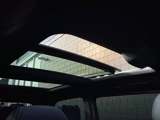 メルセデス・ベンツ Ｖ２２０ d AVG ロング AMGライン 三重県 2020(令2)年 5万km ロッククリスタルホワイト エクスクルーシブシート　/パノラマサンルーフ　/シートベンチ　/シートヒーター　/Ｗエアコン　/オットマン　/純正ナビ　/全方位カメラ　/ＥＴＣ　/両側パワスラ　/ＬＥＤヘッドライト　/黒革シート　/パワーシート　/アンビエント