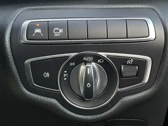 メルセデス・ベンツ Ｖ２２０ d AVG ロング AMGライン 三重県 2020(令2)年 5万km ロッククリスタルホワイト エクスクルーシブシート　/パノラマサンルーフ　/シートベンチ　/シートヒーター　/Ｗエアコン　/オットマン　/純正ナビ　/全方位カメラ　/ＥＴＣ　/両側パワスラ　/ＬＥＤヘッドライト　/黒革シート　/パワーシート　/アンビエント