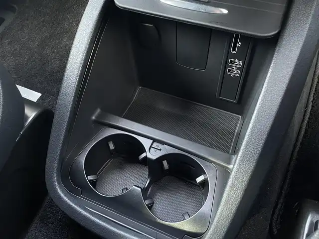 メルセデス・ベンツ Ｖ２２０ d AVG ロング AMGライン 三重県 2020(令2)年 5万km ロッククリスタルホワイト エクスクルーシブシート　/パノラマサンルーフ　/シートベンチ　/シートヒーター　/Ｗエアコン　/オットマン　/純正ナビ　/全方位カメラ　/ＥＴＣ　/両側パワスラ　/ＬＥＤヘッドライト　/黒革シート　/パワーシート　/アンビエント