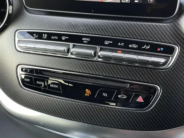 メルセデス・ベンツ Ｖ２２０ d AVG ロング AMGライン 三重県 2020(令2)年 5万km ロッククリスタルホワイト エクスクルーシブシート　/パノラマサンルーフ　/シートベンチ　/シートヒーター　/Ｗエアコン　/オットマン　/純正ナビ　/全方位カメラ　/ＥＴＣ　/両側パワスラ　/ＬＥＤヘッドライト　/黒革シート　/パワーシート　/アンビエント