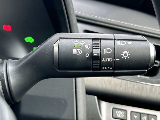 レクサス ＵＸ 250h Fスポーツ 大阪府 2021(令3)年 5.9万km ソニックチタニウム １オーナー　ＴＲＤマフラー＆エアロ　３眼ＬＥＤライト　ナビ　全方位カメラ　サンルーフ　ＰＣＳ　ＢＳＭ　ＨＵＤ　前席シートヒーター＆エアシート　パワーシート　パワーバックドア　前後ドラレコ　ＥＴＣ２．０/ワンオーナー/純正ナビ/全方位カメラ/サンルーフ/ETC2.0/前後ドラレコ/ブラインドスポットモニター/ヘッドアップディスプレイ/レーダークルーズコントロール/TRDフルエアロ/TRDマフラー/D+N席シートヒーター/D+N席エアーシート/ステリングヒーター/D+N席パワーシート/パワーバックドア/パドルシフト/三眼LEDヘッドライト/フォグランプ/衝突被害軽減システム/スマートキー