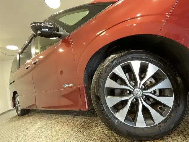日産 セレナ ハイウェイスター Vセレクション 愛知県 2017(平29)年 4.1万km マルーンレッド 2トーン 純正９インチＳＤナビ　/（FM/AM/SD/Bluetooth/フルセグTV/CD・DVD・ブルーレイ再生）/純正フリップダウンモニター　/ブラウンハーフレザーシート/セーフティパックＢ　/　　-衝突軽減ブレーキ　/　　-車線逸脱警報/　　-歩行者検知/　　-アクティブクルーズコントロール（ACC)/　　-アラウンドビューモニター　/プロパイロット　/両側パワースライドドア　/デジタルインナーミラー/ビルトインＥＴＣ　/ドライブレコーダー/LEDヘッドライト/純正16インチアルミホイール