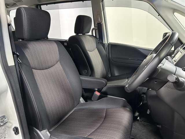 日産 セレナ HWS S HV Vセレ +Sefty 大阪府 2016(平28)年 5.1万km ブリリアントホワイトパール 純正ナビ(フルセグ/DVD再生/Bluetooth) 360カメラ 後席モニター ETC 両側パワースライドドア 衝突軽減 クルコン レーンアシスト リアオートエアコン オートライト ワンオーナー