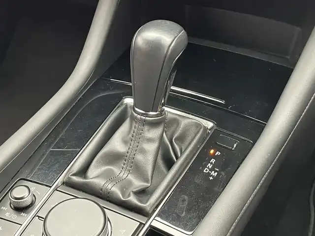 マツダ マツダ３ファストバック XD バーガンディセレクション 愛知県 2021(令3)年 4.5万km チタニウムフラッシュマイカ 純正ナビ　フルセグＴＶ　ＨＤＭＩ　ＢＴ　DVD　純正スポイラー　バーガンディ専用赤革シート　シートヒーター　ステアリングヒーター　バックカメラ　ＥＴＣ　衝突軽減装置　追従クルコン　ＬＥＤオートライト　パドルシフト　ＢＳＭ　コーナーセンサー　パワーシート　メモリシート　アイドリングストップ　電動パーキング　オートホールド　禁煙車