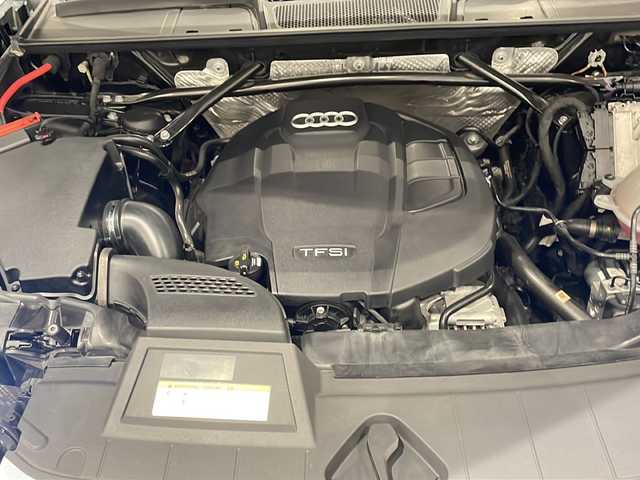 アウディ Ｑ５ 2．0TFSIクワトロ スポーツ 新潟県 2018(平30)年 3.8万km ミトスブラックメタリック オプション/Sラインパッケージ/アシスタンスパッケージ/マトリクスLEDヘッドライトパッケージ/主要装備/純正ナビ/(CD/DVD/Bluetooth/USB/フルセグTV)/360°ビューカメラ/ETC/ドライブレコーダー/ハーフレザーシート/シートヒーター/パワーバックドア/純正19インチアルミホイール/ドアバイザー