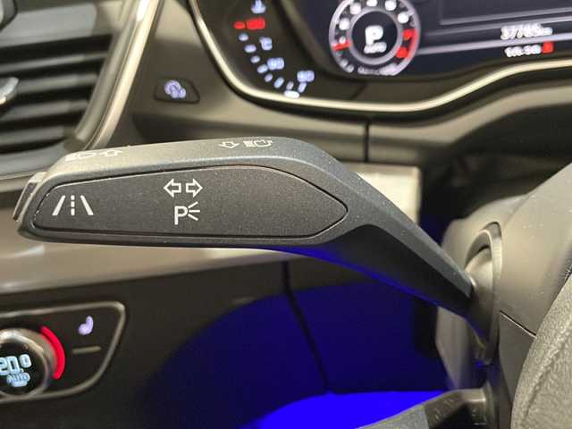 アウディ Ｑ５ 2．0TFSIクワトロ スポーツ 新潟県 2018(平30)年 3.8万km ミトスブラックメタリック オプション/Sラインパッケージ/アシスタンスパッケージ/マトリクスLEDヘッドライトパッケージ/主要装備/純正ナビ/(CD/DVD/Bluetooth/USB/フルセグTV)/360°ビューカメラ/ETC/ドライブレコーダー/ハーフレザーシート/シートヒーター/パワーバックドア/純正19インチアルミホイール/ドアバイザー