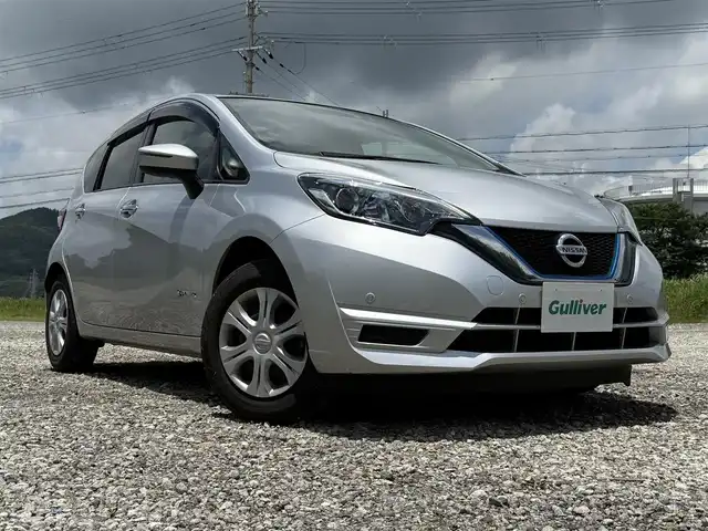 日産 ノート e－パワー B 兵庫県 2019(平31)年 2.7万km ブリリアントシルバー 社外ナビ/オートハイビーム/Pセンサー/エマージェンシーブレーキサポート/車線逸脱警報/オートライト/Bluetoothオーディオ/ドラレコ/プッシュスタート＆スマートキー