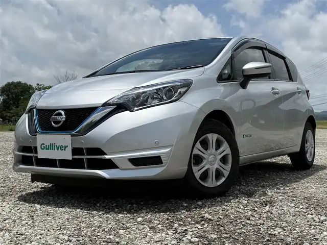 日産 ノート e－パワー B 兵庫県 2019(平31)年 2.7万km ブリリアントシルバー 社外ナビ/オートハイビーム/Pセンサー/エマージェンシーブレーキサポート/車線逸脱警報/オートライト/Bluetoothオーディオ/ドラレコ/プッシュスタート＆スマートキー