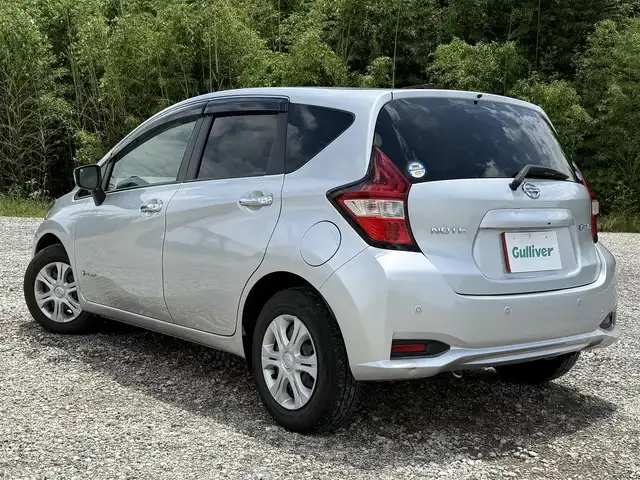 日産 ノート e－パワー B 兵庫県 2019(平31)年 2.7万km ブリリアントシルバー 社外ナビ/オートハイビーム/Pセンサー/エマージェンシーブレーキサポート/車線逸脱警報/オートライト/Bluetoothオーディオ/ドラレコ/プッシュスタート＆スマートキー