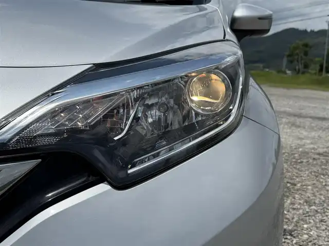 日産 ノート e－パワー B 兵庫県 2019(平31)年 2.7万km ブリリアントシルバー 社外ナビ/オートハイビーム/Pセンサー/エマージェンシーブレーキサポート/車線逸脱警報/オートライト/Bluetoothオーディオ/ドラレコ/プッシュスタート＆スマートキー