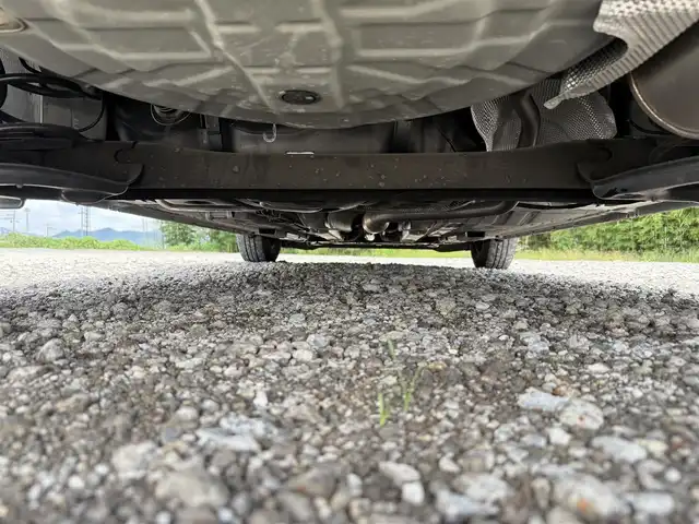 日産 ノート e－パワー B 兵庫県 2019(平31)年 2.7万km ブリリアントシルバー 社外ナビ/オートハイビーム/Pセンサー/エマージェンシーブレーキサポート/車線逸脱警報/オートライト/Bluetoothオーディオ/ドラレコ/プッシュスタート＆スマートキー