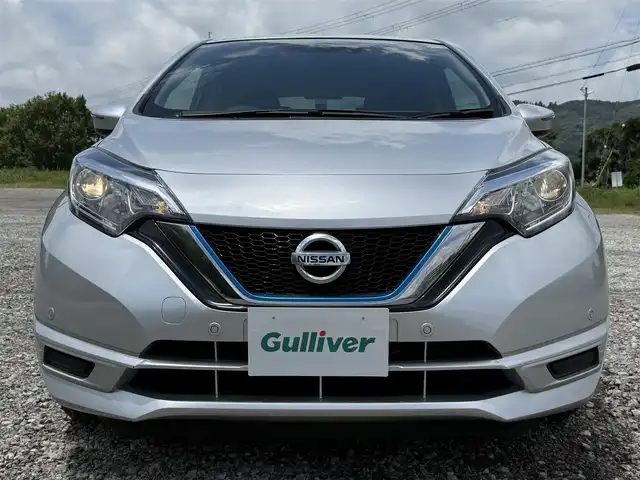 日産 ノート e－パワー B 兵庫県 2019(平31)年 2.7万km ブリリアントシルバー 社外ナビ/オートハイビーム/Pセンサー/エマージェンシーブレーキサポート/車線逸脱警報/オートライト/Bluetoothオーディオ/ドラレコ/プッシュスタート＆スマートキー
