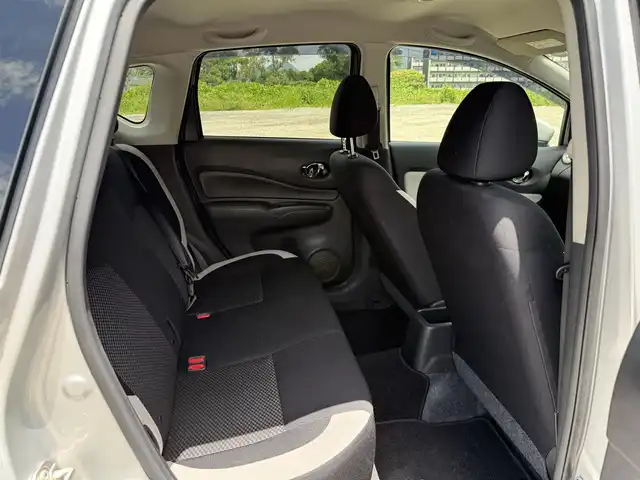 日産 ノート e－パワー B 兵庫県 2019(平31)年 2.7万km ブリリアントシルバー 社外ナビ/オートハイビーム/Pセンサー/エマージェンシーブレーキサポート/車線逸脱警報/オートライト/Bluetoothオーディオ/ドラレコ/プッシュスタート＆スマートキー