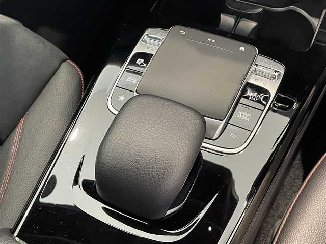 メルセデス・ベンツ Ａ１８０ スタイル AMGライン 愛知県 2018(平30)年 5.3万km コスモスブラック ハーフレザー　/シートヒーター　/フルセグＴＶ　/Ｂｌｕｅｔｏｏｔｈ　/バックカメラ　/ＡＣＣ　/ＬＫＡ　/ＬＤＷ　/ＢＳＭ　/パワーシート　/ドライブレコーダー　/ＥＴＣ２．０　/ＬＥＤヘッドライト　/ワイヤレスチャージ/プッシュスタート/アイドリングストップ/ウィンカーミラー
