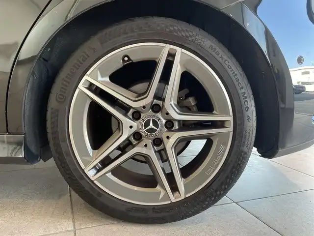 メルセデス・ベンツ Ａ１８０ スタイル AMGライン 愛知県 2018(平30)年 5.3万km コスモスブラック ハーフレザー　/シートヒーター　/フルセグＴＶ　/Ｂｌｕｅｔｏｏｔｈ　/バックカメラ　/ＡＣＣ　/ＬＫＡ　/ＬＤＷ　/ＢＳＭ　/パワーシート　/ドライブレコーダー　/ＥＴＣ２．０　/ＬＥＤヘッドライト　/ワイヤレスチャージ/プッシュスタート/アイドリングストップ/ウィンカーミラー