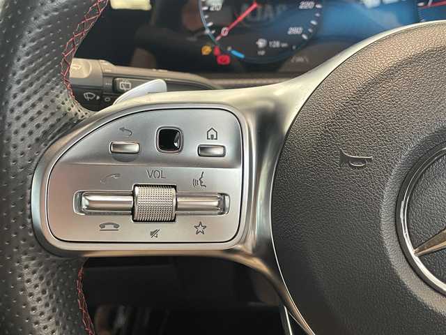 メルセデス・ベンツ Ａ１８０ スタイル AMGライン 愛知県 2018(平30)年 5.3万km コスモスブラック ハーフレザー　/シートヒーター　/フルセグＴＶ　/Ｂｌｕｅｔｏｏｔｈ　/バックカメラ　/ＡＣＣ　/ＬＫＡ　/ＬＤＷ　/ＢＳＭ　/パワーシート　/ドライブレコーダー　/ＥＴＣ２．０　/ＬＥＤヘッドライト　/ワイヤレスチャージ/プッシュスタート/アイドリングストップ/ウィンカーミラー