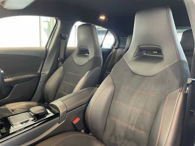 メルセデス・ベンツ Ａ１８０ スタイル AMGライン 愛知県 2018(平30)年 5.3万km コスモスブラック ハーフレザー　/シートヒーター　/フルセグＴＶ　/Ｂｌｕｅｔｏｏｔｈ　/バックカメラ　/ＡＣＣ　/ＬＫＡ　/ＬＤＷ　/ＢＳＭ　/パワーシート　/ドライブレコーダー　/ＥＴＣ２．０　/ＬＥＤヘッドライト　/ワイヤレスチャージ/プッシュスタート/アイドリングストップ/ウィンカーミラー