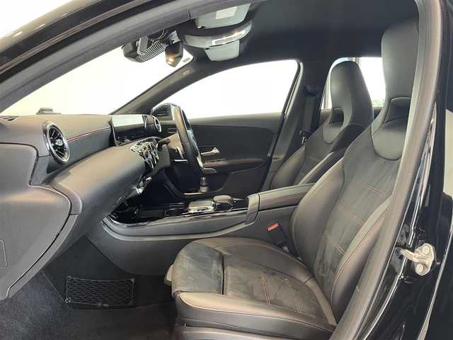 メルセデス・ベンツ Ａ１８０ スタイル AMGライン 愛知県 2018(平30)年 5.3万km コスモスブラック ハーフレザー　/シートヒーター　/フルセグＴＶ　/Ｂｌｕｅｔｏｏｔｈ　/バックカメラ　/ＡＣＣ　/ＬＫＡ　/ＬＤＷ　/ＢＳＭ　/パワーシート　/ドライブレコーダー　/ＥＴＣ２．０　/ＬＥＤヘッドライト　/ワイヤレスチャージ/プッシュスタート/アイドリングストップ/ウィンカーミラー