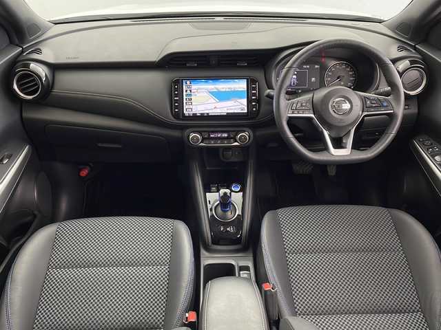 日産 キックス 鹿児島県 2020(令2)年 6.2万km ブリリアントホワイトパール 純正ＳＤナビ/（フルセグ/Bluetooth/CD）/プロパイロット　/アラウンドビューモニター/バックカメラ　/純正ドライブレコーダー　/ビルドインＥＴＣ　/シートヒーター　/ハーフレザー　/デジタルインナーミラー　/ルーフエンドスポイラー　/ルーフレール　/レーンキープアシスト/ステアリングスイッチ/ステアリングヒーター/フォグライト/オートライト/LEDヘッドライト/純正17インチアルミホイール/スマートキー/プッシュスタートボタン/スペアキー1本