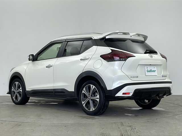 日産 キックス 鹿児島県 2020(令2)年 6.2万km ブリリアントホワイトパール 純正ＳＤナビ/（フルセグ/Bluetooth/CD）/プロパイロット　/アラウンドビューモニター/バックカメラ　/純正ドライブレコーダー　/ビルドインＥＴＣ　/シートヒーター　/ハーフレザー　/デジタルインナーミラー　/ルーフエンドスポイラー　/ルーフレール　/レーンキープアシスト/ステアリングスイッチ/ステアリングヒーター/フォグライト/オートライト/LEDヘッドライト/純正17インチアルミホイール/スマートキー/プッシュスタートボタン/スペアキー1本