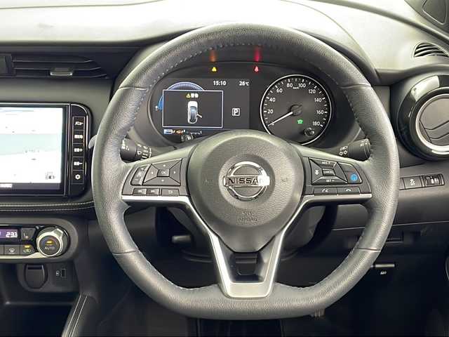 日産 キックス 鹿児島県 2020(令2)年 6.2万km ブリリアントホワイトパール 純正ＳＤナビ/（フルセグ/Bluetooth/CD）/プロパイロット　/アラウンドビューモニター/バックカメラ　/純正ドライブレコーダー　/ビルドインＥＴＣ　/シートヒーター　/ハーフレザー　/デジタルインナーミラー　/ルーフエンドスポイラー　/ルーフレール　/レーンキープアシスト/ステアリングスイッチ/ステアリングヒーター/フォグライト/オートライト/LEDヘッドライト/純正17インチアルミホイール/スマートキー/プッシュスタートボタン/スペアキー1本