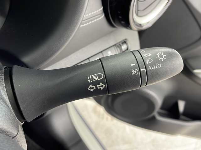 日産 キックス 鹿児島県 2020(令2)年 6.2万km ブリリアントホワイトパール 純正ＳＤナビ/（フルセグ/Bluetooth/CD）/プロパイロット　/アラウンドビューモニター/バックカメラ　/純正ドライブレコーダー　/ビルドインＥＴＣ　/シートヒーター　/ハーフレザー　/デジタルインナーミラー　/ルーフエンドスポイラー　/ルーフレール　/レーンキープアシスト/ステアリングスイッチ/ステアリングヒーター/フォグライト/オートライト/LEDヘッドライト/純正17インチアルミホイール/スマートキー/プッシュスタートボタン/スペアキー1本