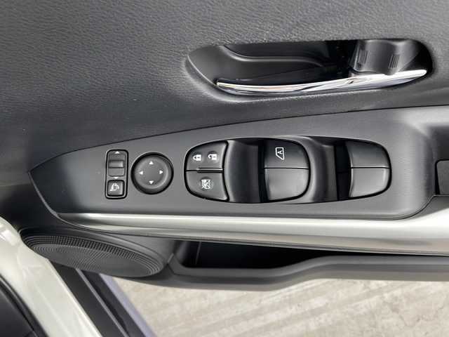 日産 キックス 鹿児島県 2020(令2)年 6.2万km ブリリアントホワイトパール 純正ＳＤナビ/（フルセグ/Bluetooth/CD）/プロパイロット　/アラウンドビューモニター/バックカメラ　/純正ドライブレコーダー　/ビルドインＥＴＣ　/シートヒーター　/ハーフレザー　/デジタルインナーミラー　/ルーフエンドスポイラー　/ルーフレール　/レーンキープアシスト/ステアリングスイッチ/ステアリングヒーター/フォグライト/オートライト/LEDヘッドライト/純正17インチアルミホイール/スマートキー/プッシュスタートボタン/スペアキー1本
