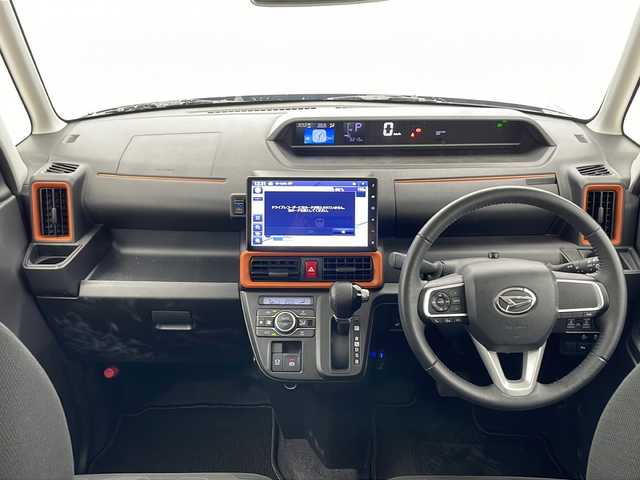 ダイハツ タント ファンクロスターボ 千葉県 2022(令4)年 0.9万km クロムグレーメタリック 純正ナビ/　CD/DVD/Bluetooth/フルセグTV/スマートアシスト/衝突軽減ブレーキ/クリアランスソナー/全方位カメラ/標識認識機能/電動パーキング/オートホールド/オートハイビーム/両側パワスラ/前席シートヒーター/ルーフレール/LEDライト/フォグランプ/前方ドラレコ/ETC/フロアマット