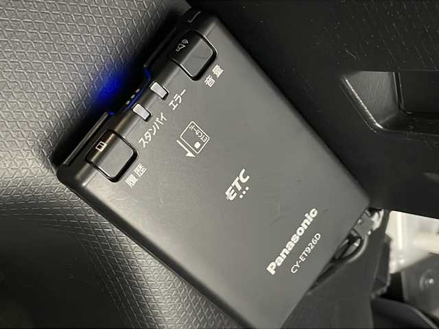ダイハツ タント ファンクロスターボ 千葉県 2022(令4)年 0.9万km クロムグレーメタリック 純正ナビ/　CD/DVD/Bluetooth/フルセグTV/スマートアシスト/衝突軽減ブレーキ/クリアランスソナー/全方位カメラ/標識認識機能/電動パーキング/オートホールド/オートハイビーム/両側パワスラ/前席シートヒーター/ルーフレール/LEDライト/フォグランプ/前方ドラレコ/ETC/フロアマット