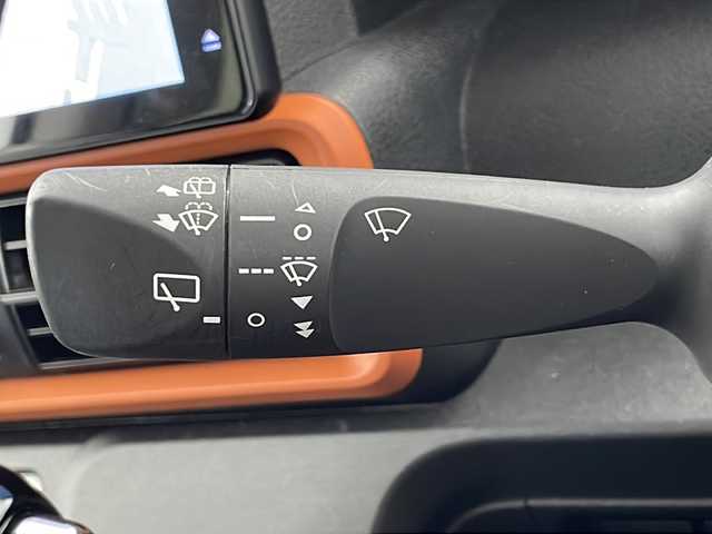 ダイハツ タント ファンクロスターボ 千葉県 2022(令4)年 0.9万km クロムグレーメタリック 純正ナビ/　CD/DVD/Bluetooth/フルセグTV/スマートアシスト/衝突軽減ブレーキ/クリアランスソナー/全方位カメラ/標識認識機能/電動パーキング/オートホールド/オートハイビーム/両側パワスラ/前席シートヒーター/ルーフレール/LEDライト/フォグランプ/前方ドラレコ/ETC/フロアマット