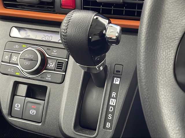 ダイハツ タント ファンクロスターボ 千葉県 2022(令4)年 0.9万km クロムグレーメタリック 純正ナビ/　CD/DVD/Bluetooth/フルセグTV/スマートアシスト/衝突軽減ブレーキ/クリアランスソナー/全方位カメラ/標識認識機能/電動パーキング/オートホールド/オートハイビーム/両側パワスラ/前席シートヒーター/ルーフレール/LEDライト/フォグランプ/前方ドラレコ/ETC/フロアマット