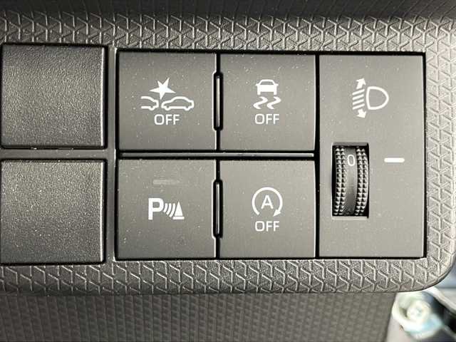 ダイハツ タント ファンクロスターボ 千葉県 2022(令4)年 0.9万km クロムグレーメタリック 純正ナビ/　CD/DVD/Bluetooth/フルセグTV/スマートアシスト/衝突軽減ブレーキ/クリアランスソナー/全方位カメラ/標識認識機能/電動パーキング/オートホールド/オートハイビーム/両側パワスラ/前席シートヒーター/ルーフレール/LEDライト/フォグランプ/前方ドラレコ/ETC/フロアマット