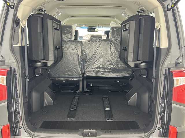 三菱 デリカＤ：５ シャモニー 大阪府 2025(令7)年 0.1千km グラファイトグレーメタリック/ブラックマイカ 登録済み未使用車/全方位カメラ(バック、サイド、フロント)/ブラインドスポットモニター/パワースライドドア/パワーバックドア/E-Assist/・衝突被害軽減ブレーキシステム/・車線逸脱警報システム/・レーダークルーズコントロールシステム/・オートマチックハイビーム/・誤発進抑制機能/・後側方車両検知警報システム/・後退時交差車車両検知警報システム/両側パワースライドドア/パワーバックドア/電動サイドステップレス/パワーシート(D席)/シートヒーター(D/N席)/ステアリングヒーター/ハーフレザーシート/純正AW/オートライト/保証書/取扱説明書/CHAMONIX (8人)　4WD　e-Assist/オリジナルナビ取付パッケージ＋リアモニター取付パッケージ(25/300)　ステップレス　（8人）