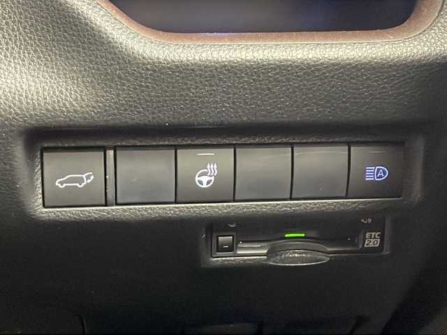 トヨタ ＲＡＶ４ G Zパッケージ 愛知県 2020(令2)年 3.1万km ホワイトパールクリスタルシャイン 純正ディーラーオプション9インチナビ/【Bluetooth/フルセグTV/CD/DVD】/パノラマルーフ/レザーシート/デジタルインナーミラー/バックカメラ/トヨタセーフティーセンス/・プリクラッシュセーフティー/・レーントレーシングアシスト/・レーダークルーズコントロール/・オートマチックハイビーム/・ロードサインアシスト/・ブラインドスポットモニター/・パーキングサポートブレーキ/パワーバックドア/ステアリングヒーター/電動格納ミラー/シートメモリー/パワーシート/シートヒーター/ステアリングスイッチ/純正ドアバイザー/純正フロアマット/ビルトインETC2.0/純正19インチアルミホイール/電動格納ミラー/LEDオートライト