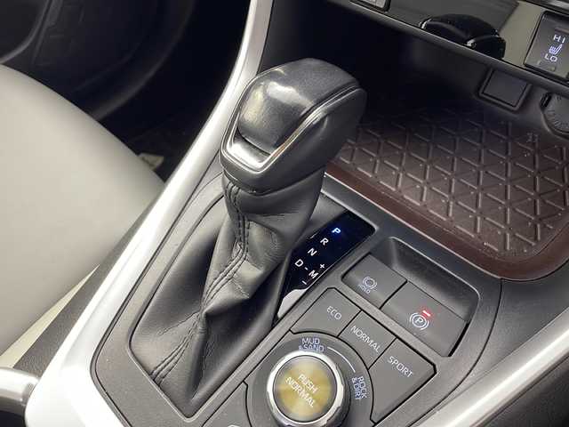 トヨタ ＲＡＶ４ G Zパッケージ 愛知県 2020(令2)年 3.1万km ホワイトパールクリスタルシャイン 純正ディーラーオプション9インチナビ/【Bluetooth/フルセグTV/CD/DVD】/パノラマルーフ/レザーシート/デジタルインナーミラー/バックカメラ/トヨタセーフティーセンス/・プリクラッシュセーフティー/・レーントレーシングアシスト/・レーダークルーズコントロール/・オートマチックハイビーム/・ロードサインアシスト/・ブラインドスポットモニター/・パーキングサポートブレーキ/パワーバックドア/ステアリングヒーター/電動格納ミラー/シートメモリー/パワーシート/シートヒーター/ステアリングスイッチ/純正ドアバイザー/純正フロアマット/ビルトインETC2.0/純正19インチアルミホイール/電動格納ミラー/LEDオートライト