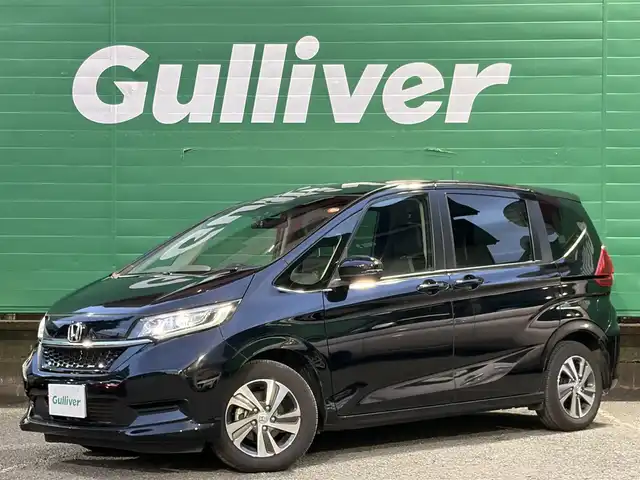 ホンダ フリード＋ G ホンダセンシング 東京都 2022(令4)年 1.3万km クリスタルブラックパール ワンオーナー/Sパッケージ/Cパッケージ/純正SDナビ【VXM-227VFNi】/（フルセグ/BTオーディオ/AppleCarPlay）/バックカメラ/ドライブレコーダー【CS-91FH】/両側パワースライドドア/ホンダセンシング/・アダクティブクルーズコントロール/・車線維持支援システム/・路外逸脱抑制機能/・誤発進抑制機能/前席シートヒーター/LEDヘッドランプ/アクティブコーナリングランプ/ETC/取扱説明書/保証書