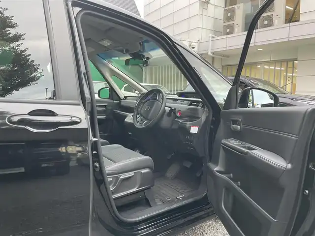 ホンダ フリード＋ G ホンダセンシング 東京都 2022(令4)年 1.3万km クリスタルブラックパール ワンオーナー/Sパッケージ/Cパッケージ/純正SDナビ【VXM-227VFNi】/（フルセグ/BTオーディオ/AppleCarPlay）/バックカメラ/ドライブレコーダー【CS-91FH】/両側パワースライドドア/ホンダセンシング/・アダクティブクルーズコントロール/・車線維持支援システム/・路外逸脱抑制機能/・誤発進抑制機能/前席シートヒーター/LEDヘッドランプ/アクティブコーナリングランプ/ETC/取扱説明書/保証書