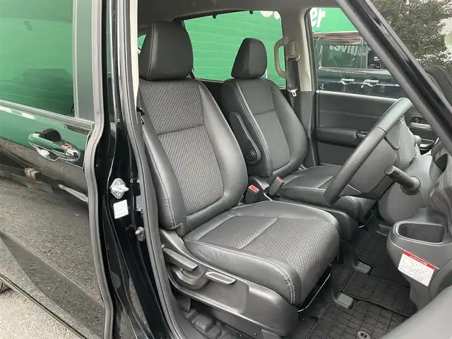 ホンダ フリード＋ G ホンダセンシング 東京都 2022(令4)年 1.3万km クリスタルブラックパール ワンオーナー/Sパッケージ/Cパッケージ/純正SDナビ【VXM-227VFNi】/（フルセグ/BTオーディオ/AppleCarPlay）/バックカメラ/ドライブレコーダー【CS-91FH】/両側パワースライドドア/ホンダセンシング/・アダクティブクルーズコントロール/・車線維持支援システム/・路外逸脱抑制機能/・誤発進抑制機能/前席シートヒーター/LEDヘッドランプ/アクティブコーナリングランプ/ETC/取扱説明書/保証書