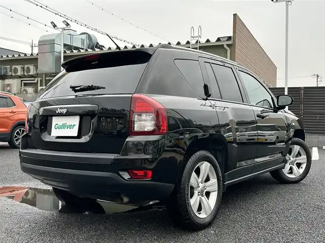 クライスラー・ジープ ジープ コンパス フリードライブエディション 埼玉県 2017(平29)年 7.6万km 黒 ヒーテッドミラー/クルーズコントロール/社外ナビ（Ｂｌｕｅｔｏｏｔｈ、ＣＤ、ＤＶＤ、ワンセグＴＶ）/バックカメラ/MTモード付AT/横滑り防止装置/オートライト/リモコンキー/スペアキー/ＥＴＣ