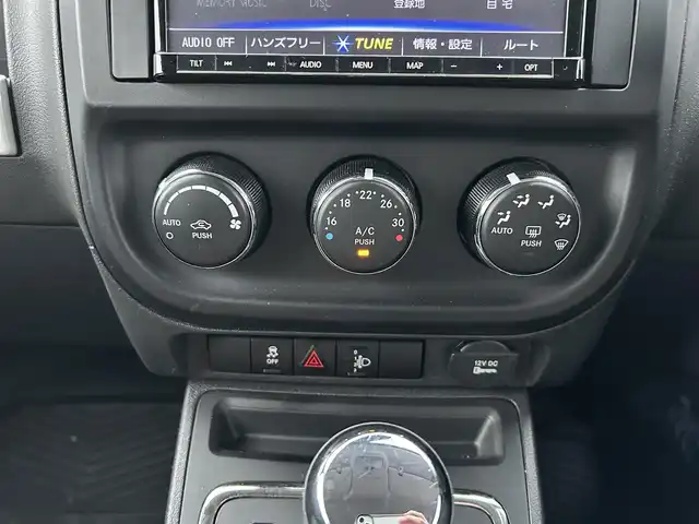 クライスラー・ジープ ジープ コンパス フリードライブエディション 埼玉県 2017(平29)年 7.6万km 黒 ヒーテッドミラー/クルーズコントロール/社外ナビ（Ｂｌｕｅｔｏｏｔｈ、ＣＤ、ＤＶＤ、ワンセグＴＶ）/バックカメラ/MTモード付AT/横滑り防止装置/オートライト/リモコンキー/スペアキー/ＥＴＣ