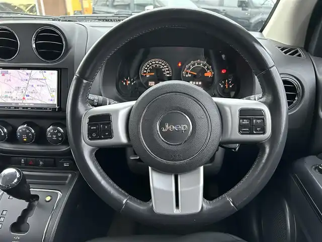 クライスラー・ジープ ジープ コンパス フリードライブエディション 埼玉県 2017(平29)年 7.6万km 黒 ヒーテッドミラー/クルーズコントロール/社外ナビ（Ｂｌｕｅｔｏｏｔｈ、ＣＤ、ＤＶＤ、ワンセグＴＶ）/バックカメラ/MTモード付AT/横滑り防止装置/オートライト/リモコンキー/スペアキー/ＥＴＣ