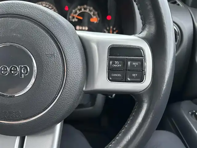 クライスラー・ジープ ジープ コンパス フリードライブエディション 埼玉県 2017(平29)年 7.6万km 黒 ヒーテッドミラー/クルーズコントロール/社外ナビ（Ｂｌｕｅｔｏｏｔｈ、ＣＤ、ＤＶＤ、ワンセグＴＶ）/バックカメラ/MTモード付AT/横滑り防止装置/オートライト/リモコンキー/スペアキー/ＥＴＣ