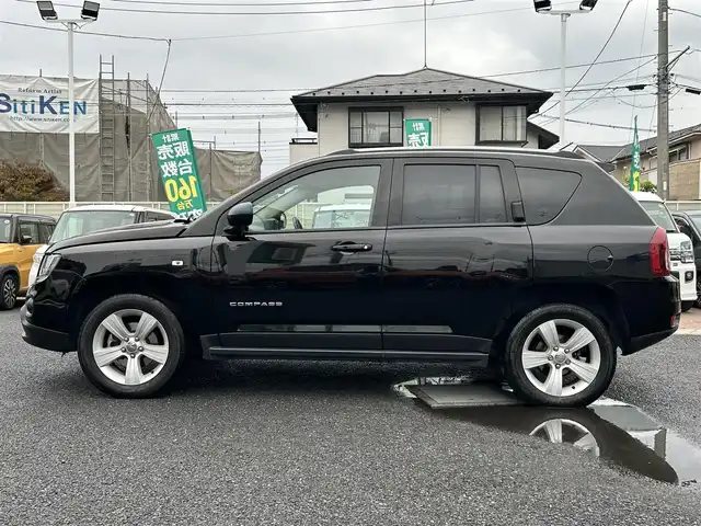 クライスラー・ジープ ジープ コンパス フリードライブエディション 埼玉県 2017(平29)年 7.6万km 黒 ヒーテッドミラー/クルーズコントロール/社外ナビ（Ｂｌｕｅｔｏｏｔｈ、ＣＤ、ＤＶＤ、ワンセグＴＶ）/バックカメラ/MTモード付AT/横滑り防止装置/オートライト/リモコンキー/スペアキー/ＥＴＣ