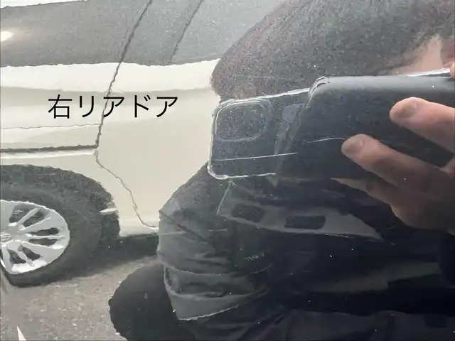 トヨタ ヤリスクロス ハイブリッド Z 三重県 2023(令5)年 2.9万km ブラックマイカ パノラミックビューモニター/トヨタコネクトナビ（Bluetooth/AM/FM/USB/Miracast/AppleCarPlay/AndroidAuto）/シートヒーター（前席）/ハーフレザー/ステアリングヒーター/ステアリングスイッチ/パワーシート（運転席）/セーフティセンス（プリクラッシュセーフティ/レーントレーシングアシスト/レーダークルーズコントロール/オートマチックハイビーム/ロードサインアシスト)/先行車発進告知機能/セカンダリーコリジョンブレーキ/パーキングサポートブレーキ（前後方静止物）/アダプティブハイビームアシスト/カラーヘッドアップディスプレイ/ドライブレコーダー付自動防眩インナーミラー/ETC/フルLEDヘッドランプ/オートライト/フルLEDリアコンビネーションランプ/LED照明付バニティミラー（前席）/ナノイーX/ヘッドレスト別体型ブラック合皮/アイボリーツィード調ファブリックコンビシート/シートバックポケット（助手席）/シートアンダートレイ（助手席）/スペアキー